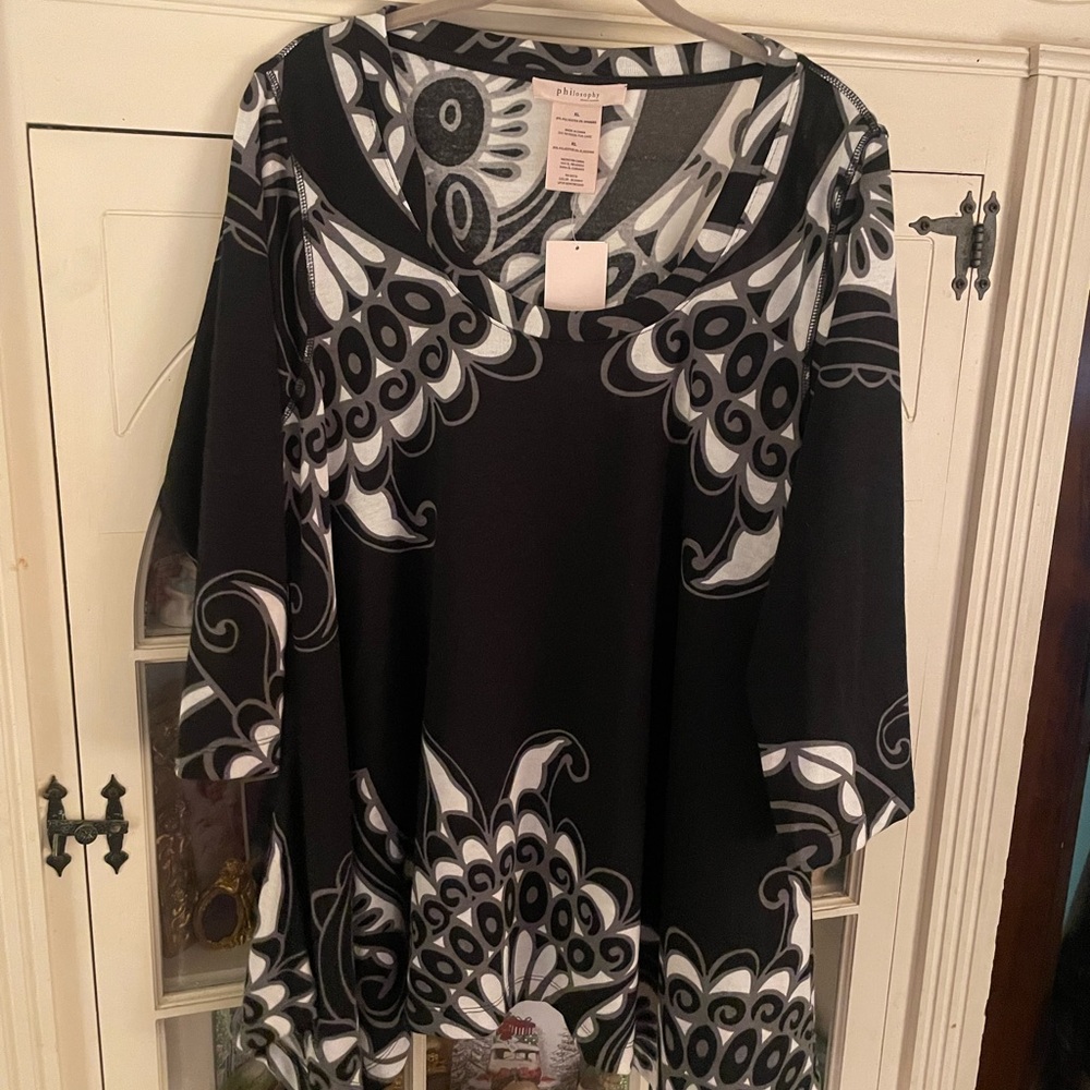 Philosophy Black and White Graphic 3/4 Sleeve Blouse
